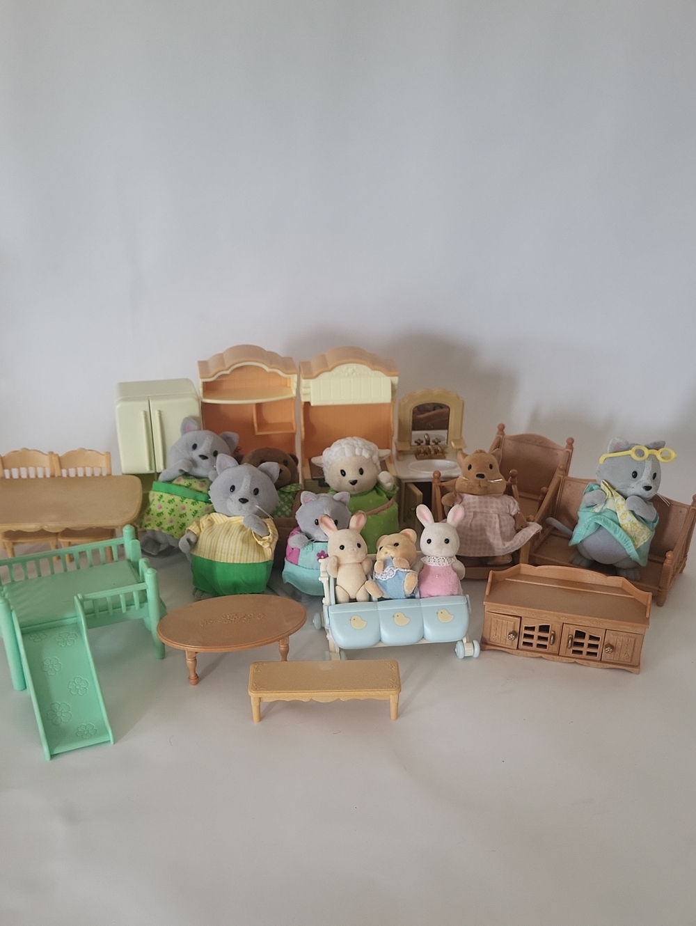 Huge Calico Critters / Sylvanian Families Lot - 10 Figures & Furniture Set